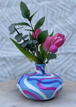 Load image into Gallery viewer, A Curvy Bud Vase 3