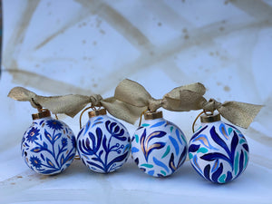 Ceramic Ball Ornament Set 3